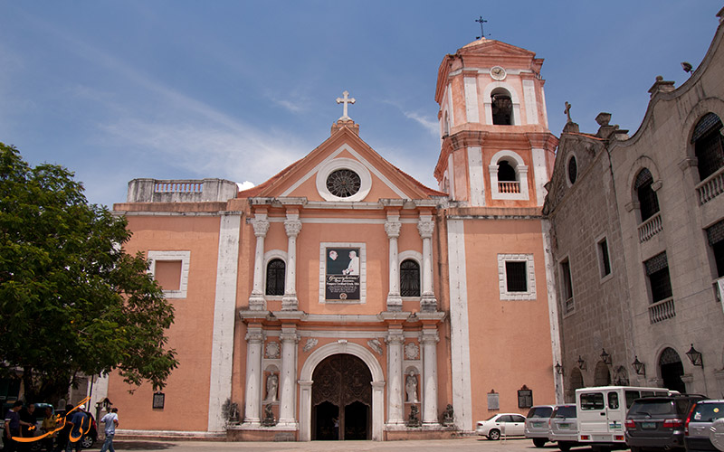 Du khách sẽ đi tham quan nhà thờ Saint Augustine