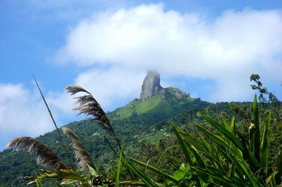 Tour du lịch Phú Yên trong ngày | Tham quan Hải Đăng Mũi Điện - Núi đá bia - Tàu không số Vũng Rô - Tháp Nhạn