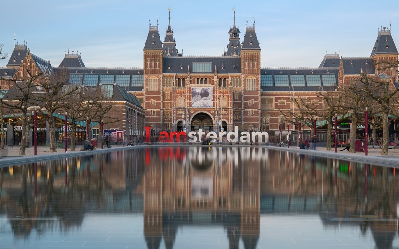 Thủ đô Amsterdam - Thành phố cổ kính xinh đẹp bên bờ sông Amstel