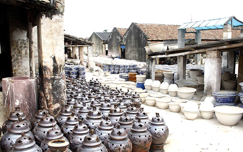 Các sản phẩm gốm ở Bát Tràng đa dạng, nhiều chủng loại