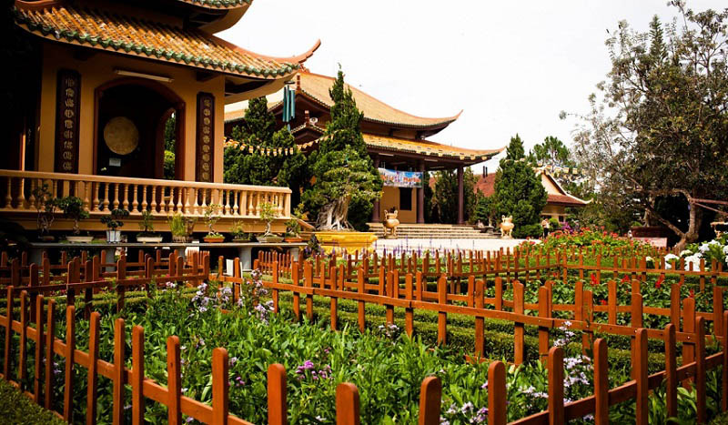 Vẻ đẹp đầy yên bình ở Thiền Viện Trúc Lâm